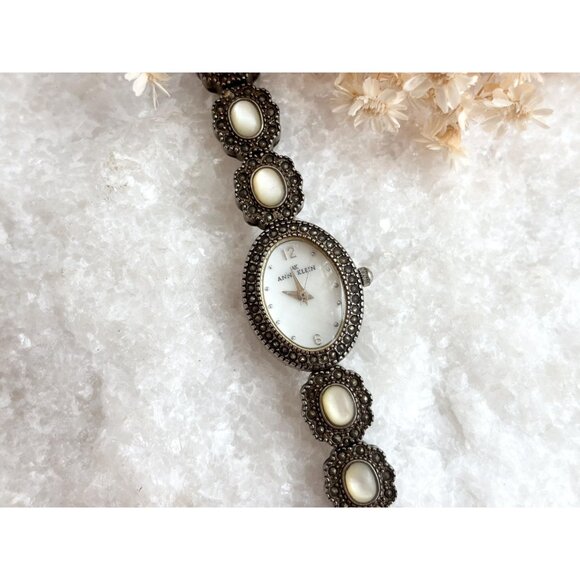 Anne Klein 10/5941 7539H Mother of Pearl Vintage Wristwatch - 18mm - WORKS! - Picture 2 of 10